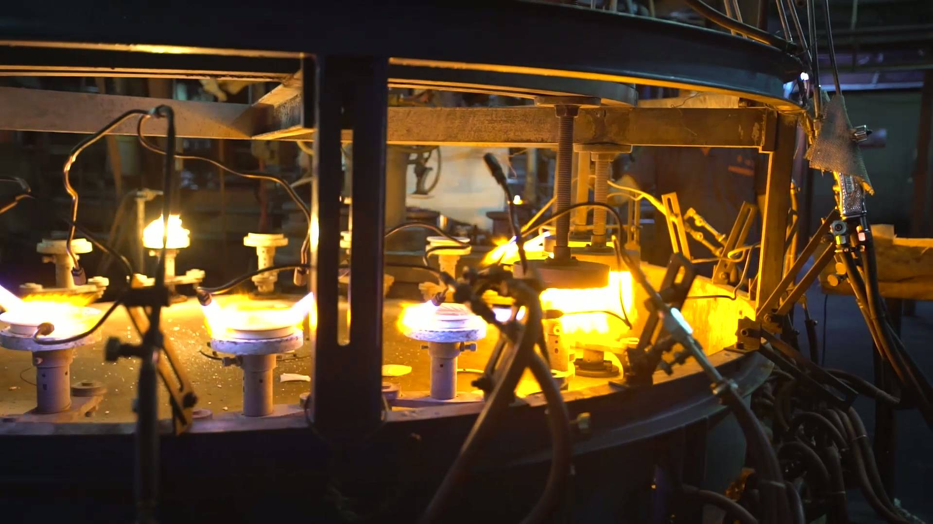 Opal Glass Tableware Fining &Homogenization Zone