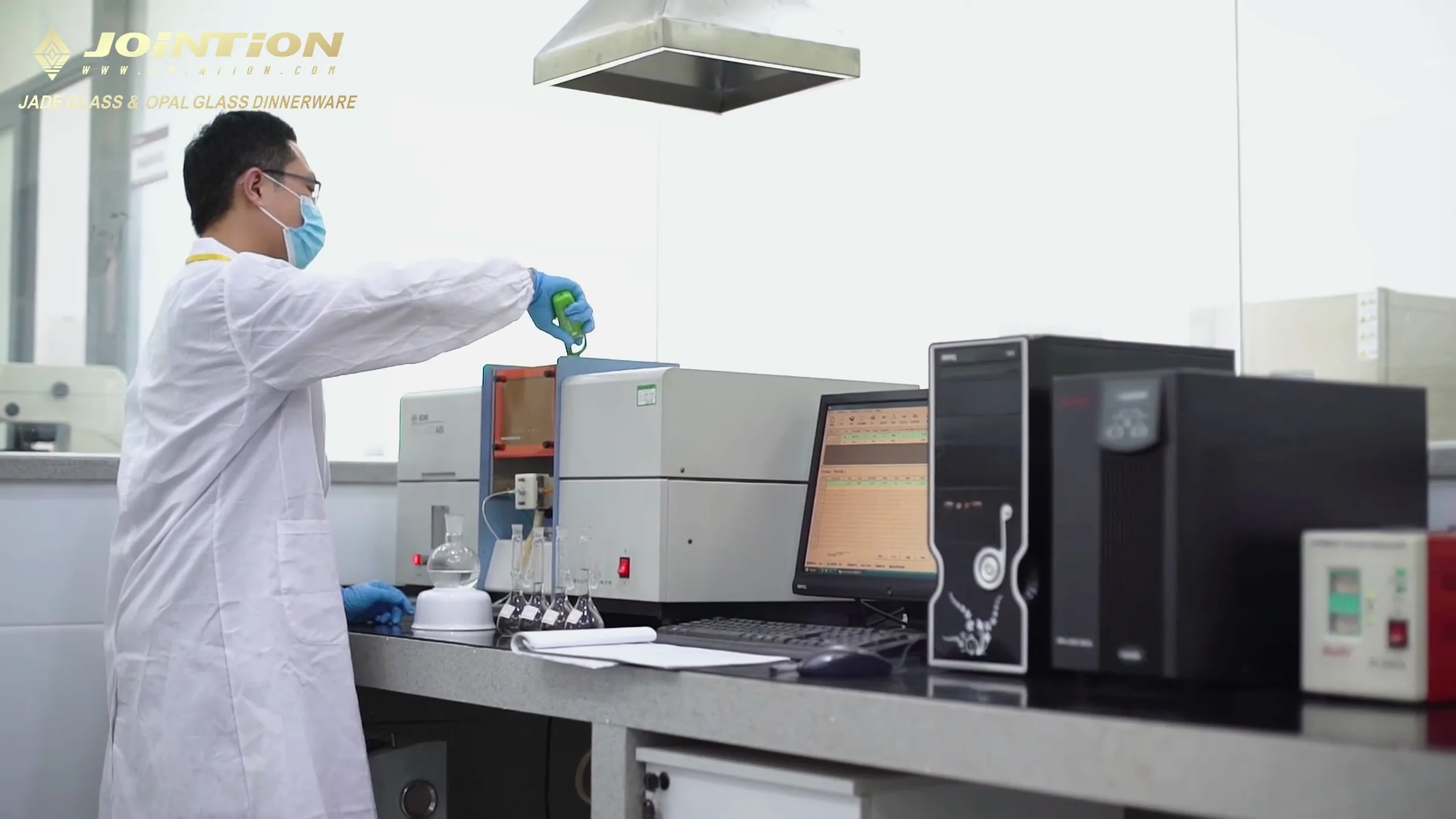 Atomic Absorption Spectrophotometer (AAS)